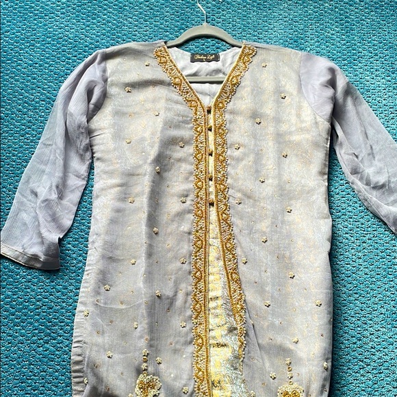 Pakistani Outfit, Never Been Worn, Canadian size Large - Picture 1 of 6